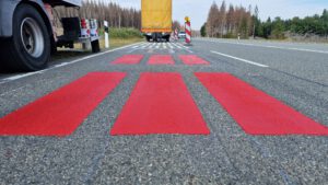 Prüffelderprobung von Straßenmarkierungen und Flächenbeschichtungen